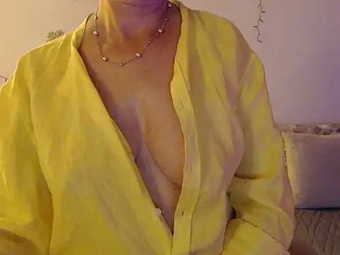 YourfantasyGiuly webcam
