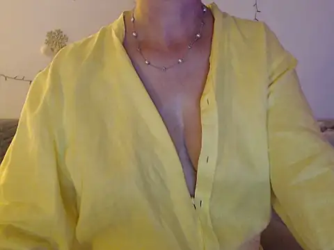 YourfantasyGiuly live cam on StripChat