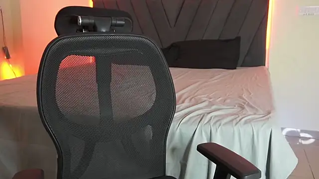 Onlyishuu webcam