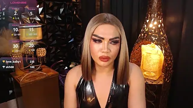 GODDESSHUGECOCKANDREA webcam
