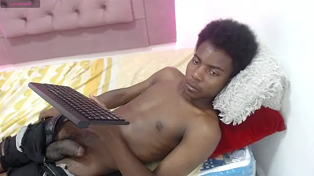 NoahJhonson69 webcam