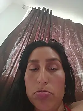 LunaRouuse_ webcam