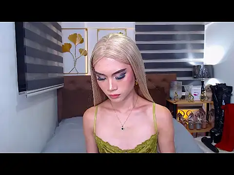 JuicyCockThea webcam