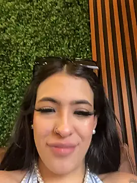 ArianaBlum webcam