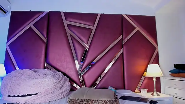 SelenaBloom webcam
