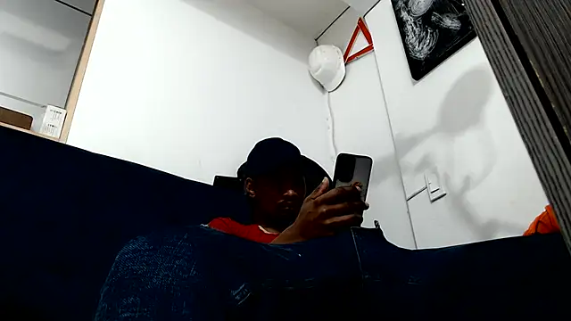 ElCaballeroNegro24 webcam
