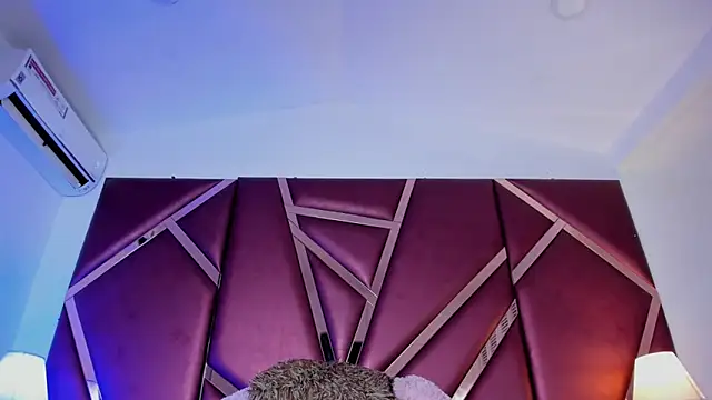SelenaBloom webcam