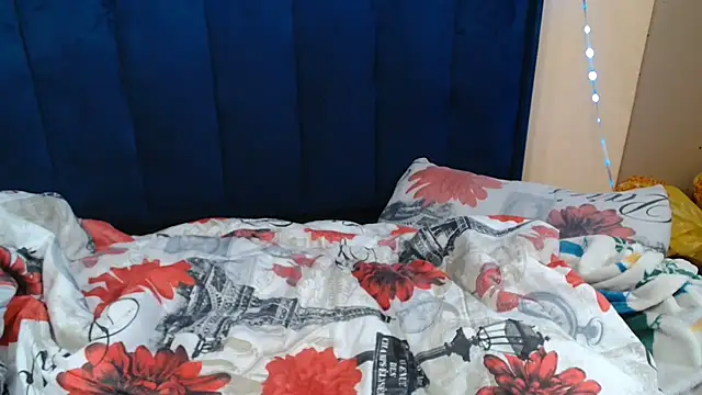 HotCreamyTea webcam