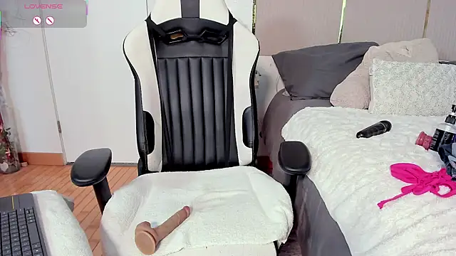 Jadeh_Williams02 webcam