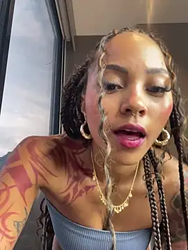 LizStorm_ webcam