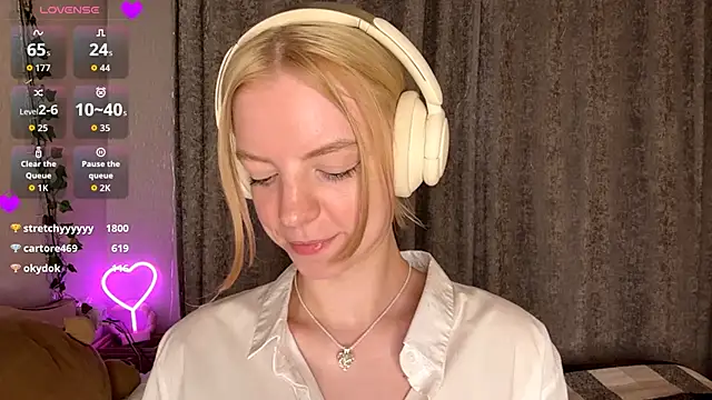 Marry_Sornatiko webcam