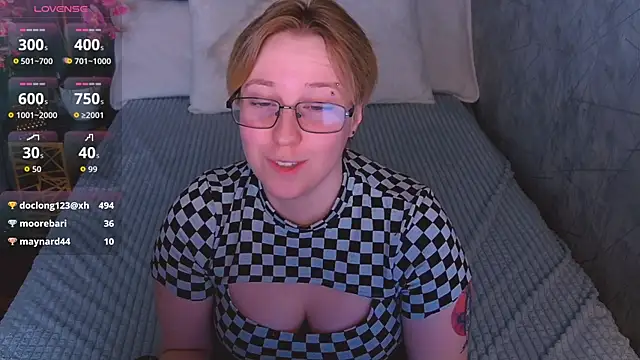 Watch AlexandraGreen live on EroticFlix - High definition streams