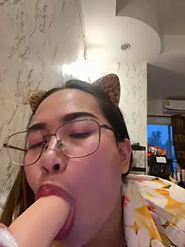 Ponthip webcam