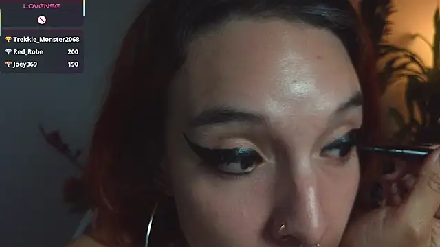 bri von dhara  
