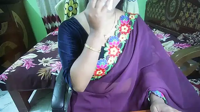 BengaliQueenStar webcam