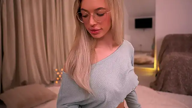 KylieJoyce webcam