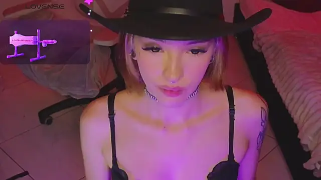 Moonlightt_21 webcam