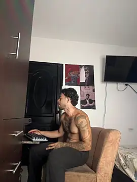Kenny_romano webcam