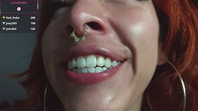 bri_von_dhara__ webcam