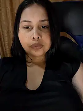Alessandraa- live cam on StripChat