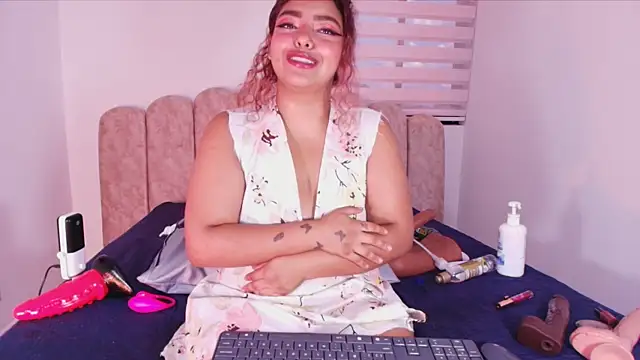 sofi_balvin (F young) - squirt in face