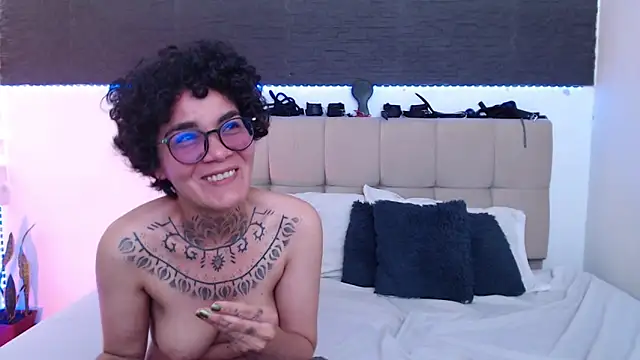 anaroman01 webcam