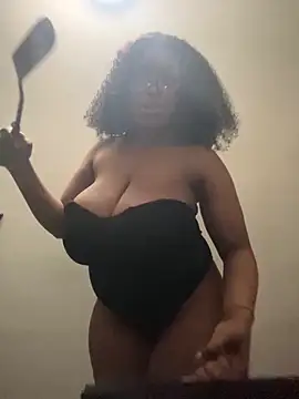 bustygoddess32 (Ask my age) - anything u want  last tip