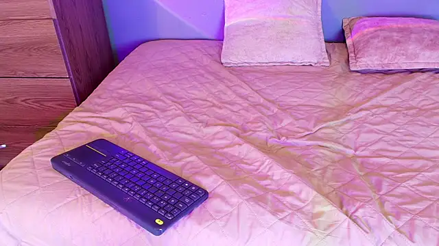 jade_brunnette webcam
