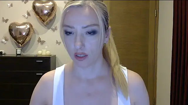 wild_silk_desire (F milf) - Change clothes and sexy dance)