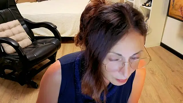 caringsophie (Ask my age) - undress me