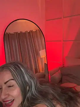 _Nicoletteshea_ webcam