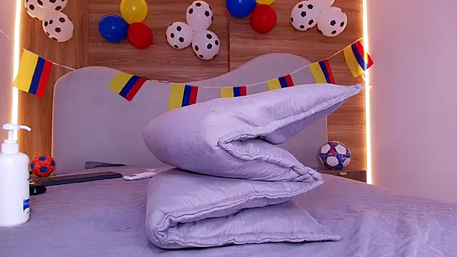 mia_stanfort webcam