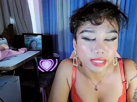 YourNikkieXxx webcam