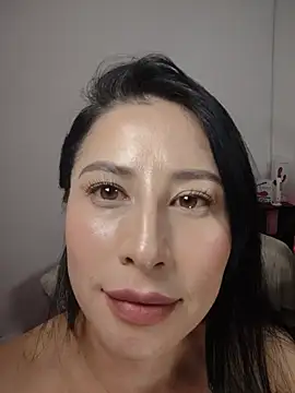 Emma_Hotkiss webcam