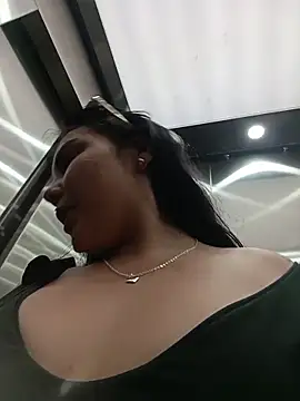 Juliet_elary webcam