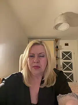 JanieLight53 webcam