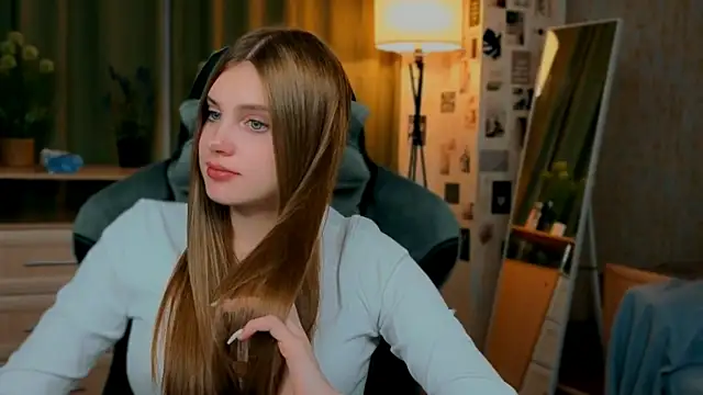 yourbeautyarya webcam