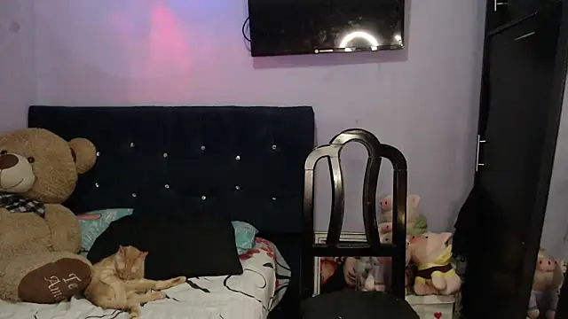ANGELIQUE_KLANE webcam