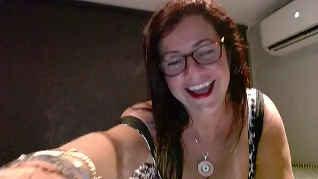 Lindagoddess75 webcam