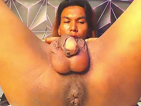 DirtyJudi webcam