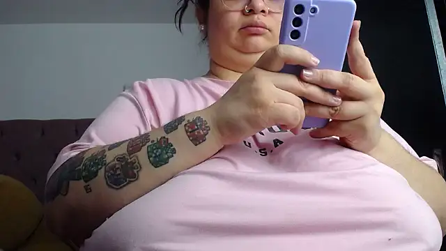 kattybbwbigboobs_ webcam