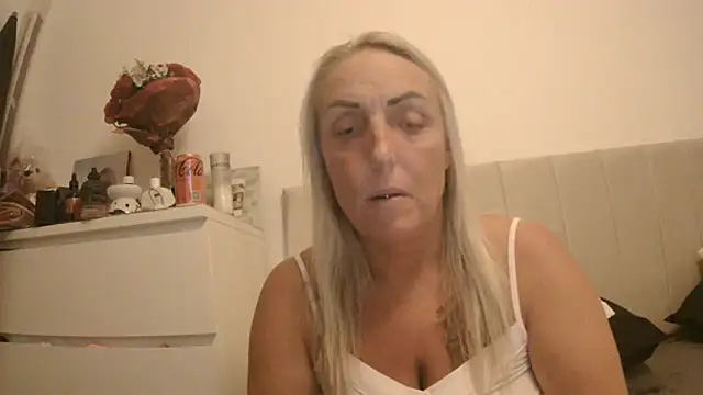 theblondecocklover webcam