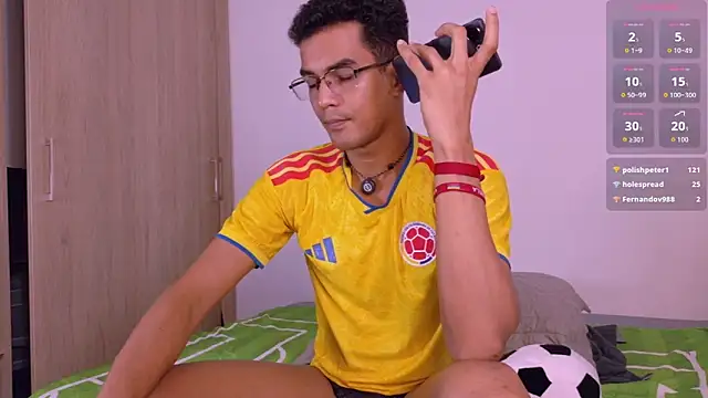 Pikashu7u7 webcam