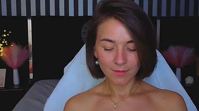 GracefulMichelle webcam