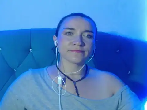 Alice_Jovovich69 webcam