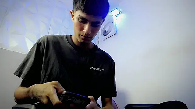 AAA_WHITE webcam