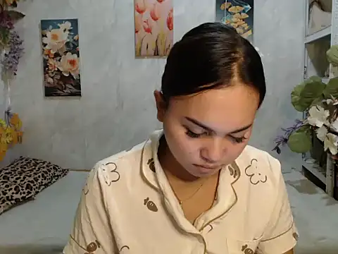 ur_asiankat webcam