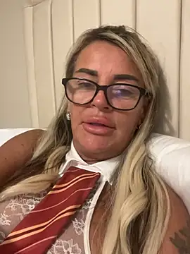 hotmilf66 webcam
