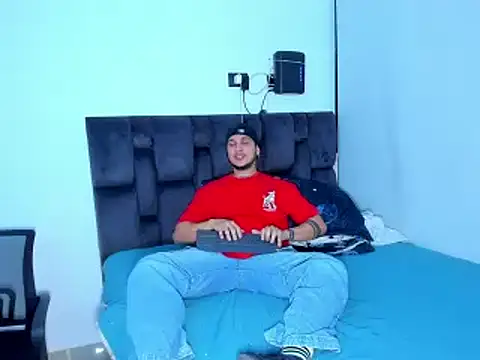 jacob_lautnerr webcam
