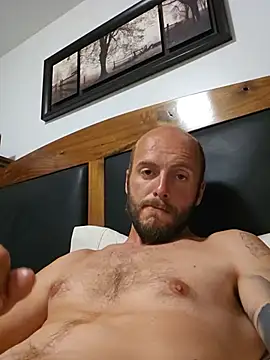 piercedhunk56 webcam